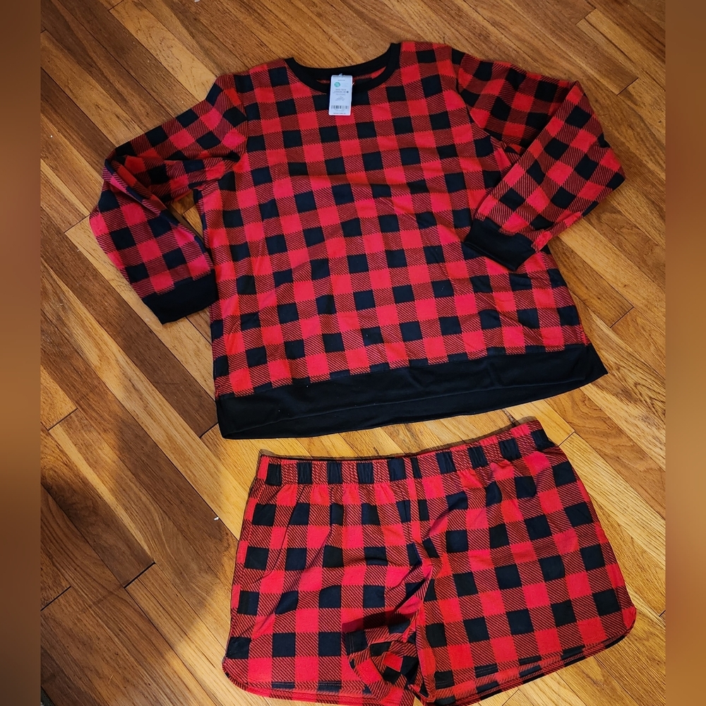 Misses 2 Piece Red & Black Checkered Top & Shorts Pajamas Size XL NWT